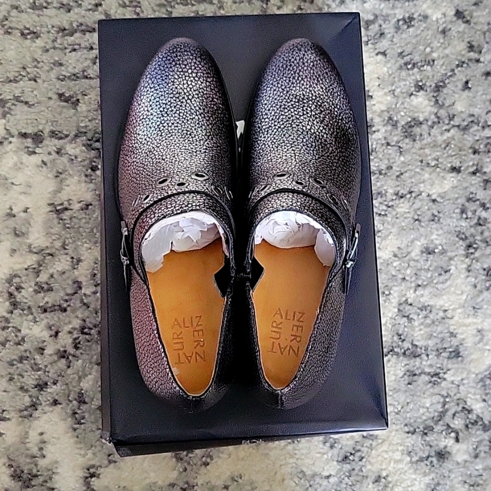 Naturalizer Booties - Picture 2 of 4